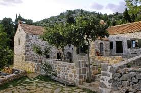 Highly insulated rustic Eco-homes utilising sustainable, locally sourced materials giving warm and comfortable, low maintenance homes with low running costs and low carbon footprints. Properties can be finished with stone external walls or a mix of stone, wood and paint-rendered walls.